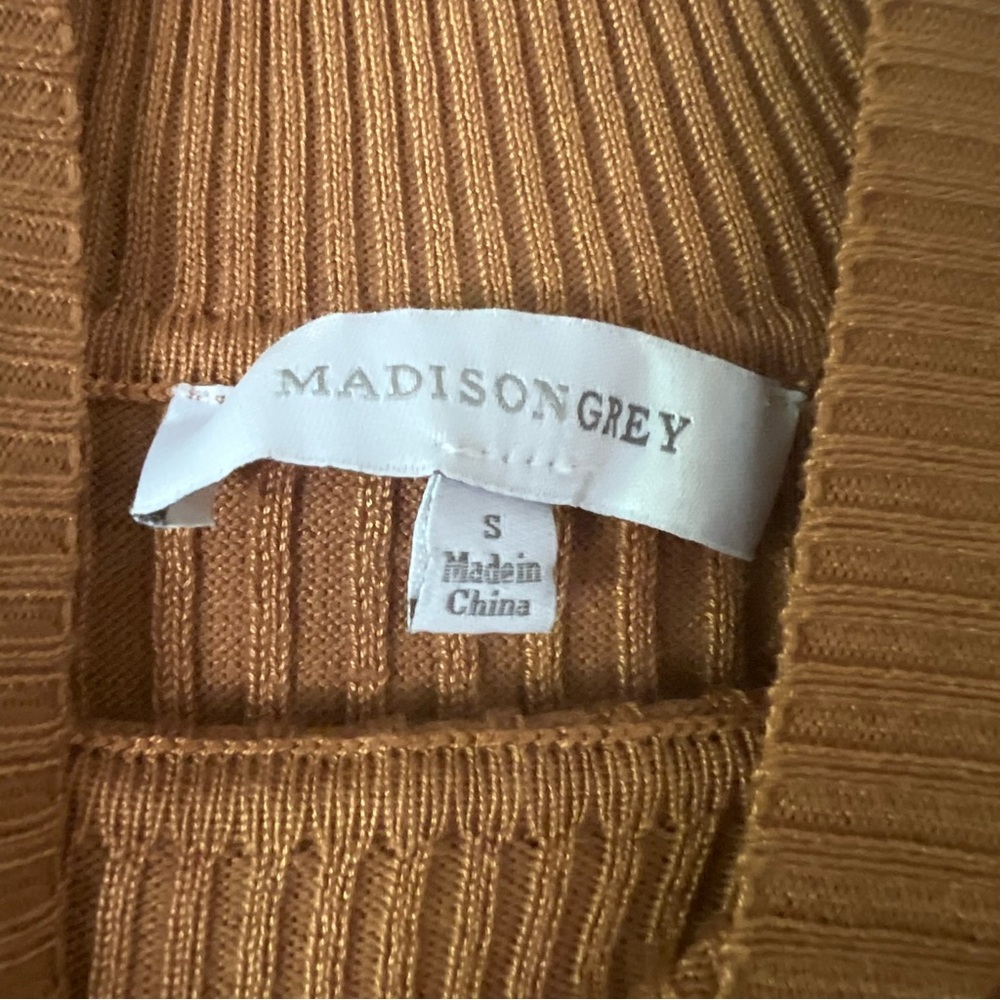 Madison Grey Sweater - Picture 5 of 6